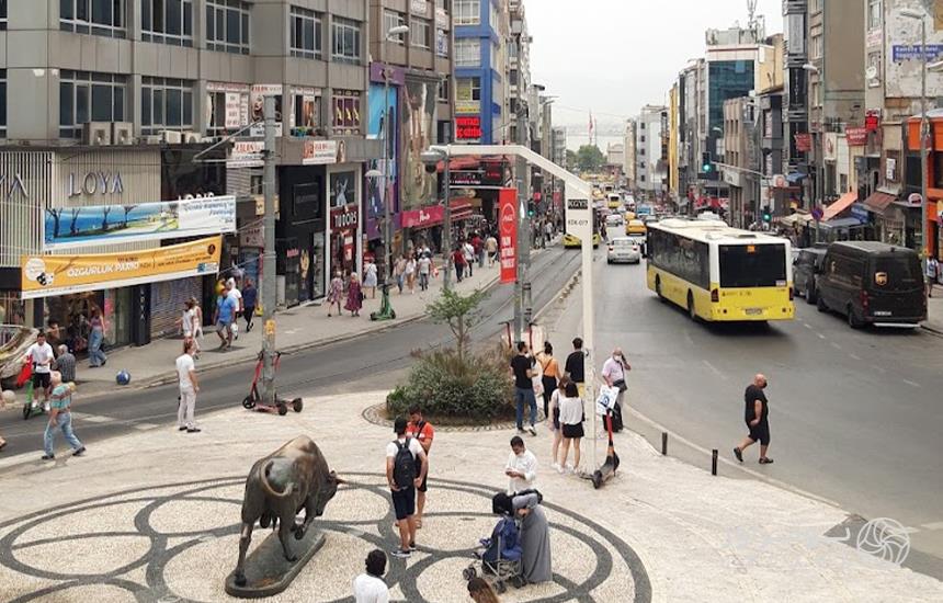 دسترسی به میدان گاو نر استانبول از میدان تکسیم